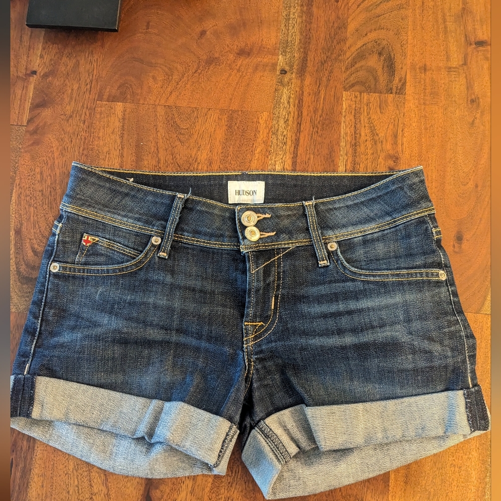 Hudson Croxley jean shorts size 25